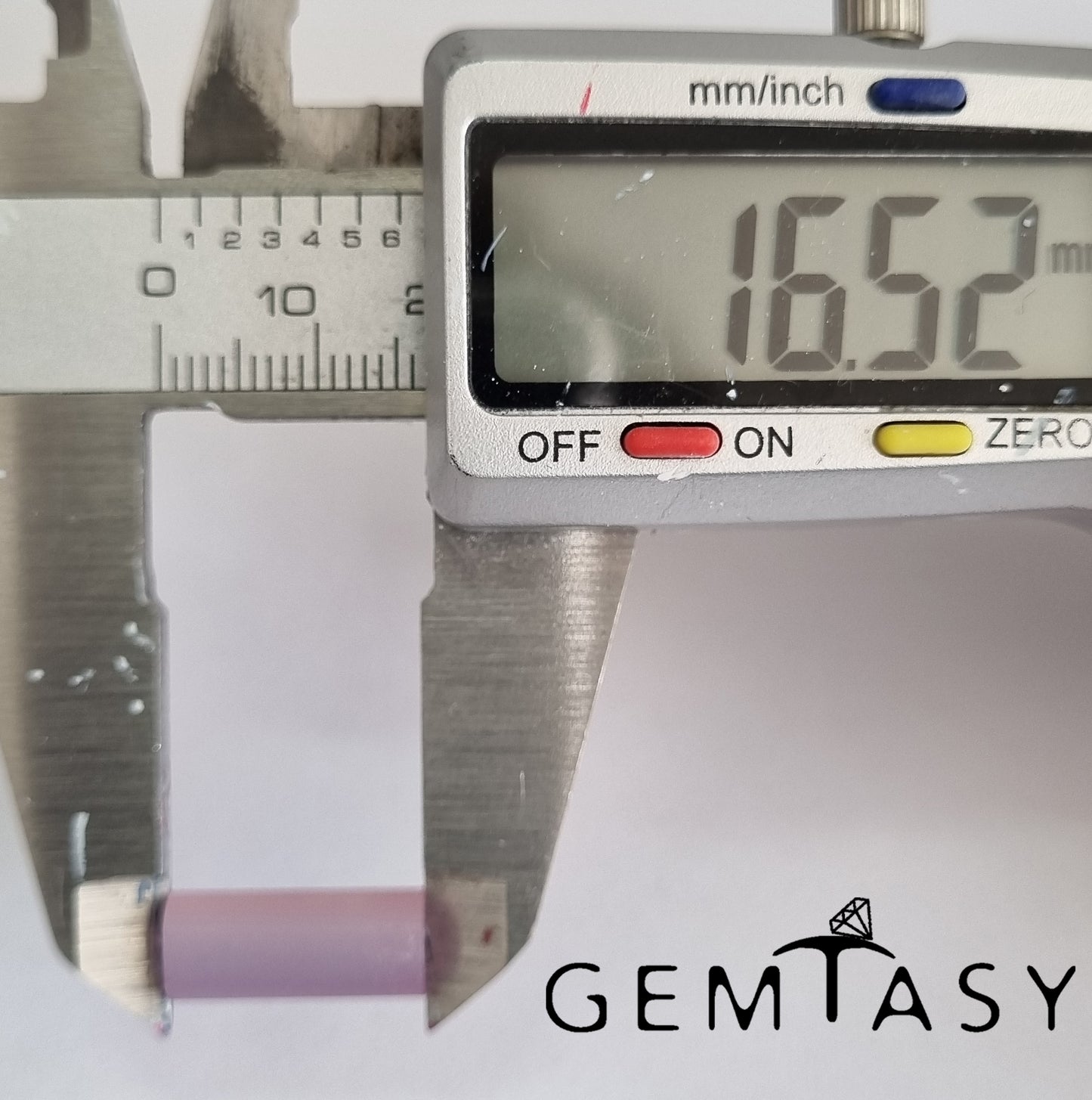 Piedra en bruto para facetar - Alejandrita Czochralski (Extraído) cultivado en laboratorio 7mm 10-12ct