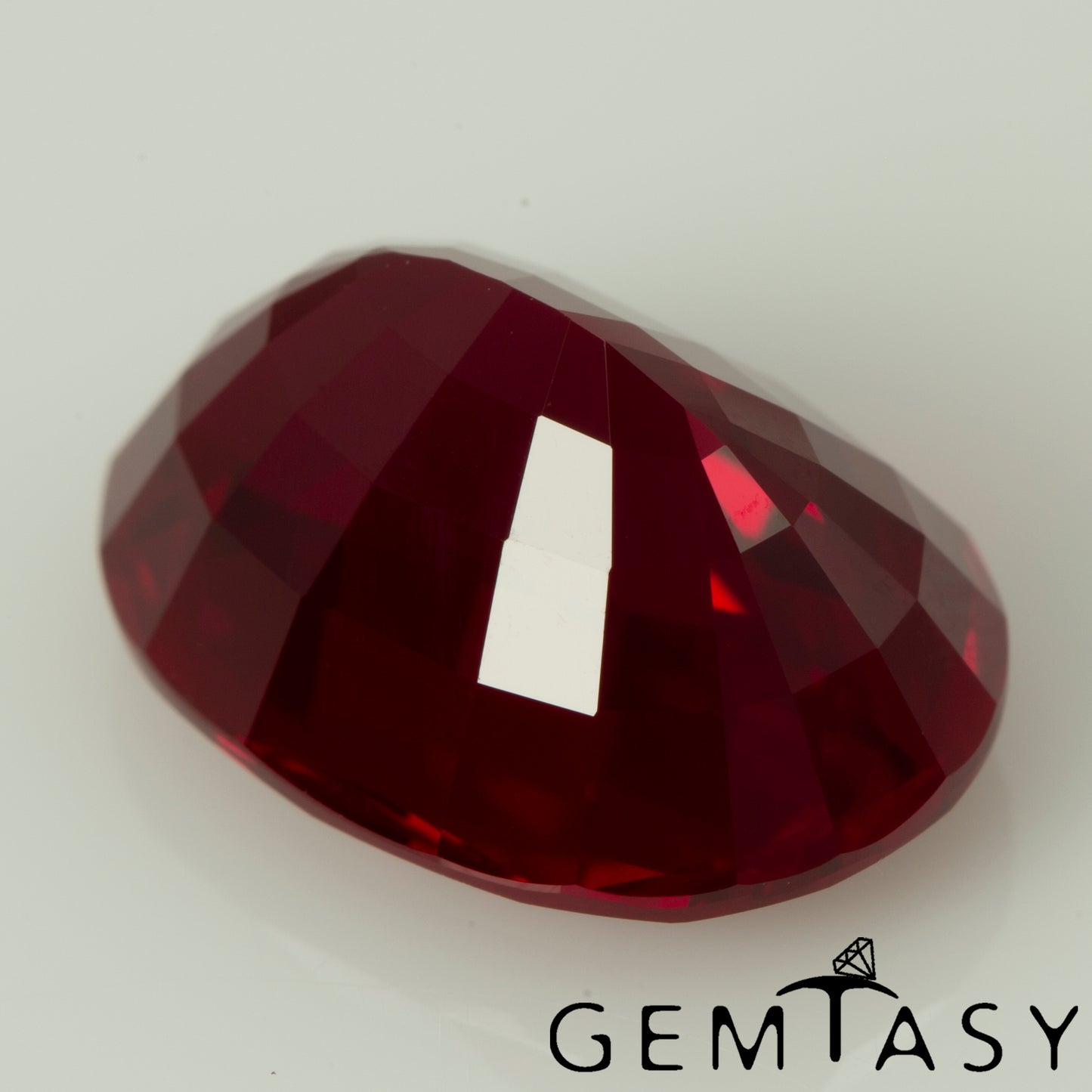 Cut stone - Ruby Pigeon blood Czochralski (Pulled) lab grown, facet Oval 14x10mm 8.97ct