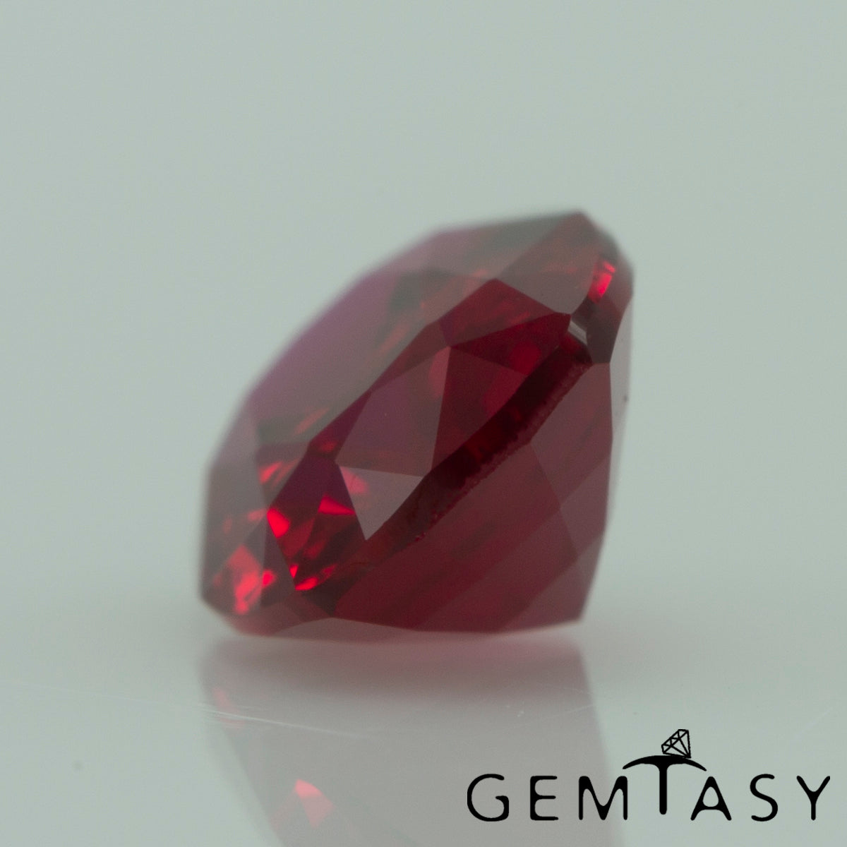 Cut stone - Ruby Pigeon blood Czochralski (Pulled) lab grown, facet Cushion 7x5mm 0.90-1.03ct