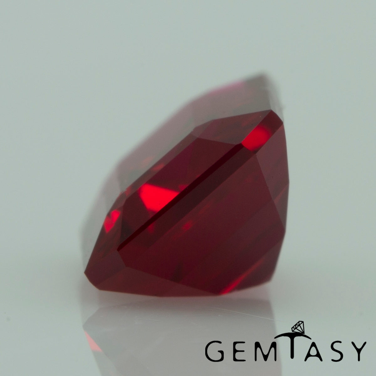 Cut stone - Ruby Pigeon blood Czochralski (Pulled) lab grown, facet Octagon 7x5mm 1.09-1.40ct