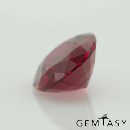 Discounted !!! Cut stone - Ruby Pigeon blood Czochralski (Pulled) lab grown, facet Oval 7x5mm 0.79ct