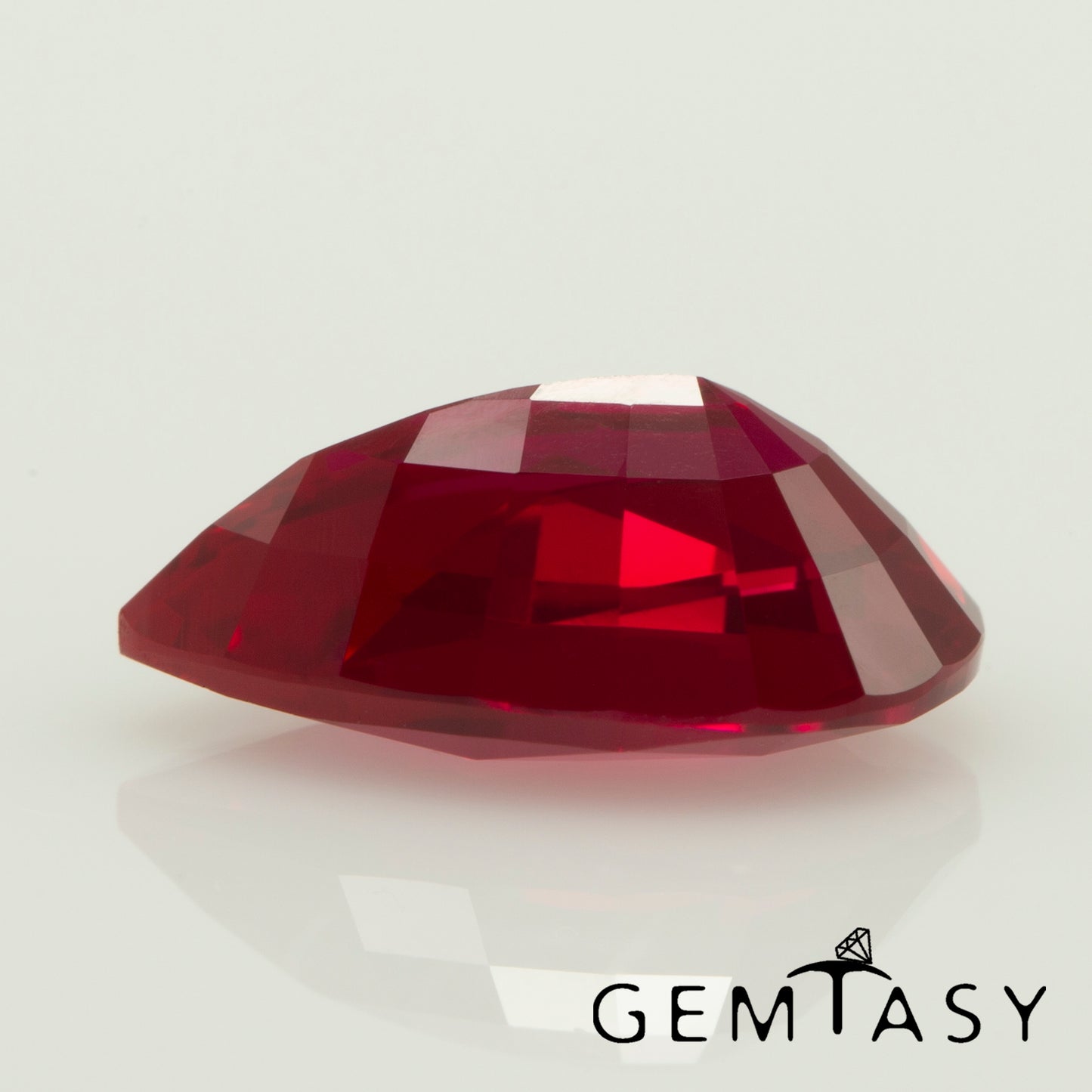 Cut stone - Ruby Pigeon blood Czochralski (Pulled) lab grown, facet Pear 9x6mm 1.61-1.84ct