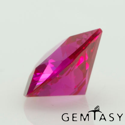 Cut stone - Ruby Pink Czochralski (Pulled) lab grown, facet Trilliant 5x5x5mm 0.44-0.68ct