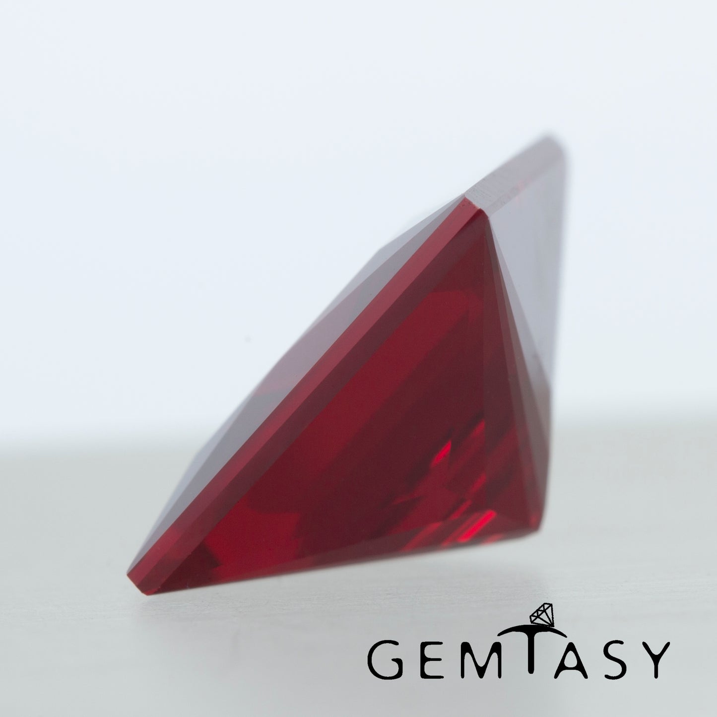 Cut stone - Ruby Pigeon blood Czochralski (Pulled) lab grown, facet Princess 11x11mm 6.65ct