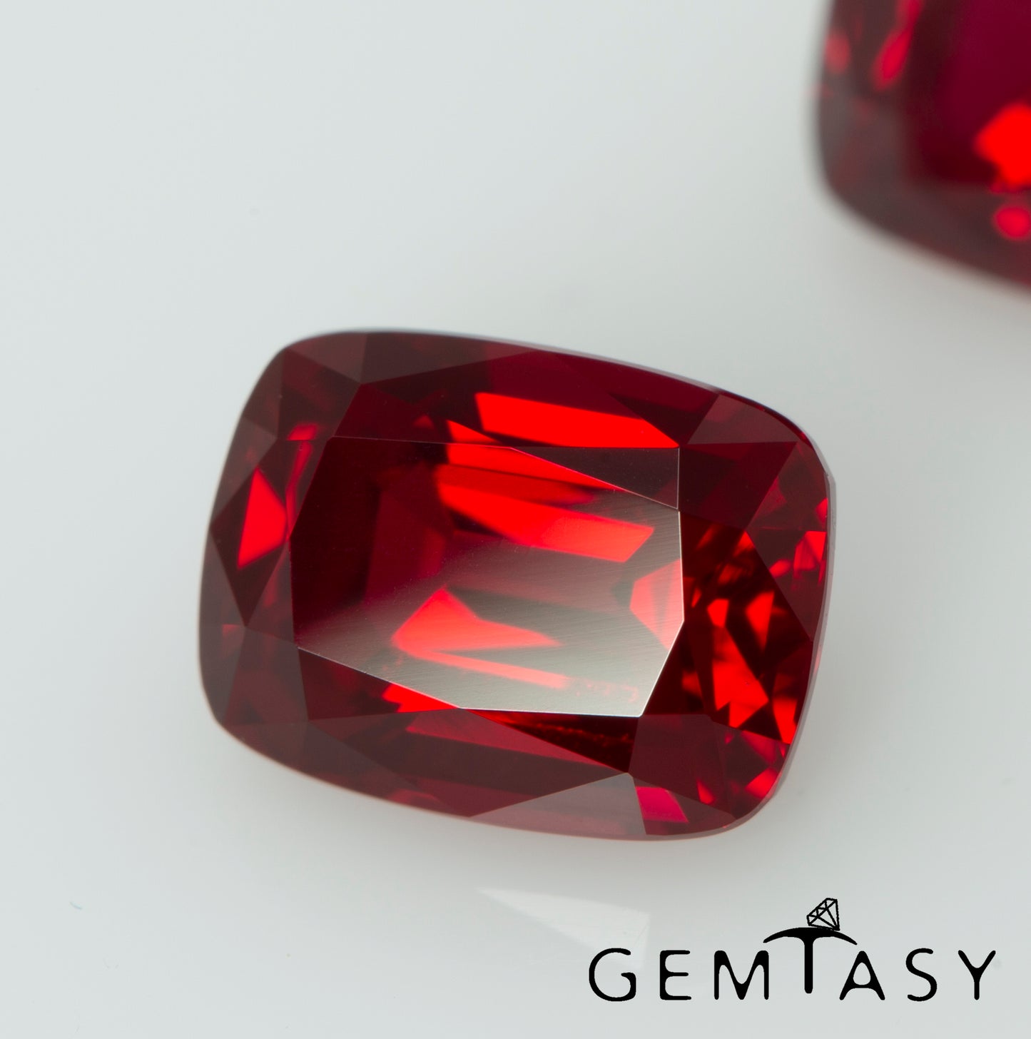 Cut stone - Ruby Pigeon blood Czochralski (Pulled) lab grown, facet Cushion 8x6mm 2.38ct