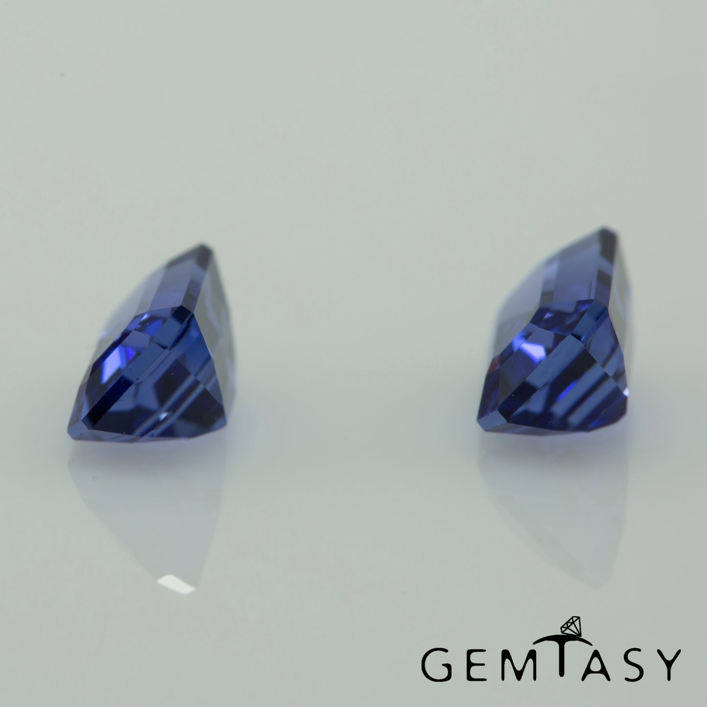 Cut stone - Sapphire Royal Blue Czochralski (Pulled) lab grown, facet Octagon 6x4mm 0.71-0.77ct