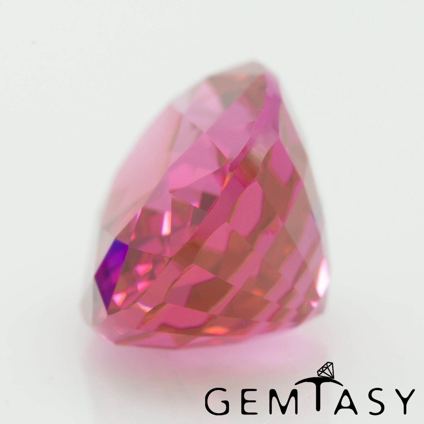 Pierre taillée - Saphir Padparadscha Czochralski (Tiré) cultivé en laboratoire, facette Ovale 13x9mm 7,02ct