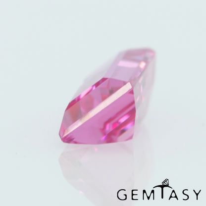 Piedra tallada - Zafiro Rosa Czochralski (Extraído) cultivado en laboratorio, facetado Baguette 8x4mm 1.18ct