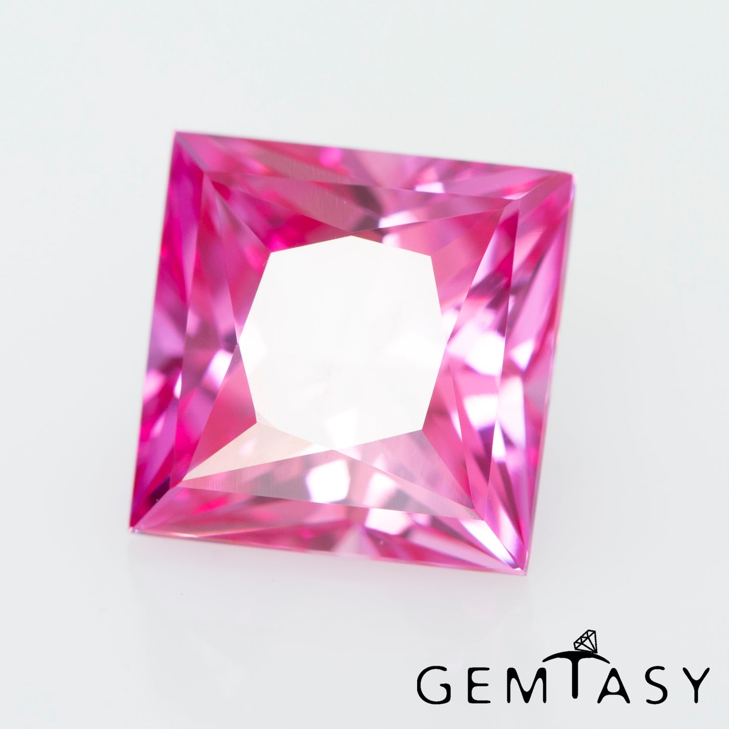 Pierre taillée - Saphir Rose Czochralski (Tiré) cultivé en laboratoire, facette Princesse 8x8mm 3.54ct