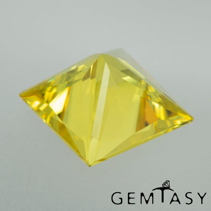 Piedra tallada - Zafiro Amarillo Czochralski (Extraído) cultivado en laboratorio, facetado Princesa 11x11mm 7.78ct