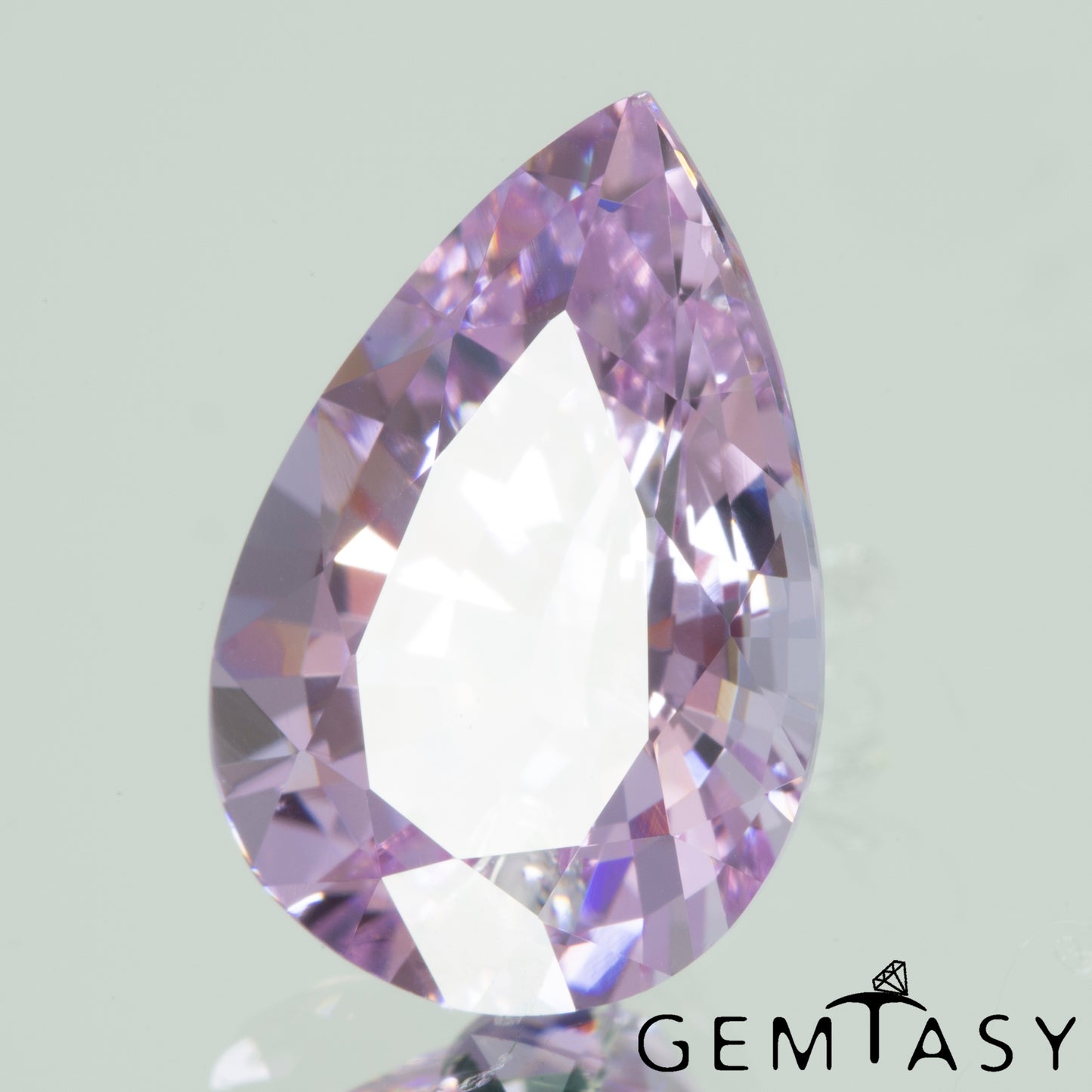 Piedra tallada - Zafiro Violeta Czochralski (Extraído) cultivado en laboratorio, facetado Pera 13x9mm 5,65-6,31 ct