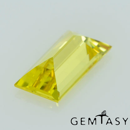 Pierre taillée - Saphir Jaune Czochralski (Tiré) cultivé en laboratoire, facette Baguette 10x5mm 1.75ct