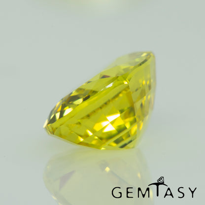 Cut stone - Sapphire Yellow Czochralski (Pulled) lab grown, facet Cushion 10x8mm 4.05ct