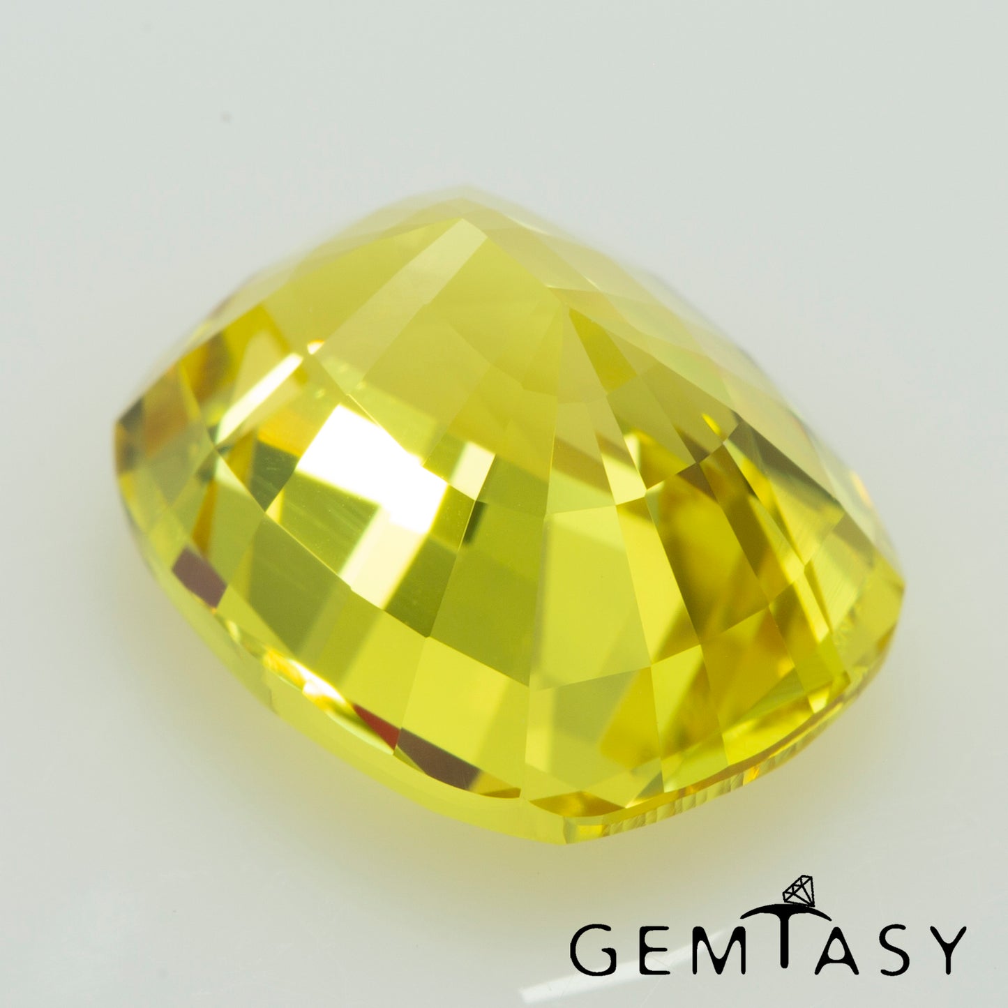 Cut stone - Sapphire Yellow Czochralski (Pulled) lab grown, facet Cushion 11x9mm 5.97ct