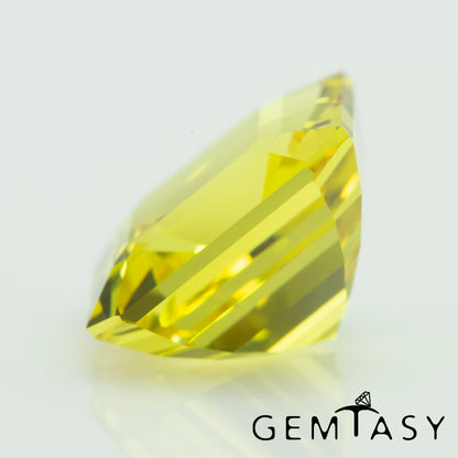 Cut stone - Sapphire Yellow Czochralski (Pulled) lab grown, facet Octagon 10x10mm 6.71ct