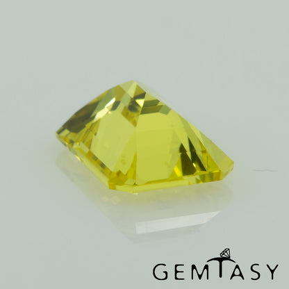 Pierre taillée - Saphir Jaune Czochralski (Tiré) cultivé en laboratoire, facette Octogone 6x4mm 0.63ct