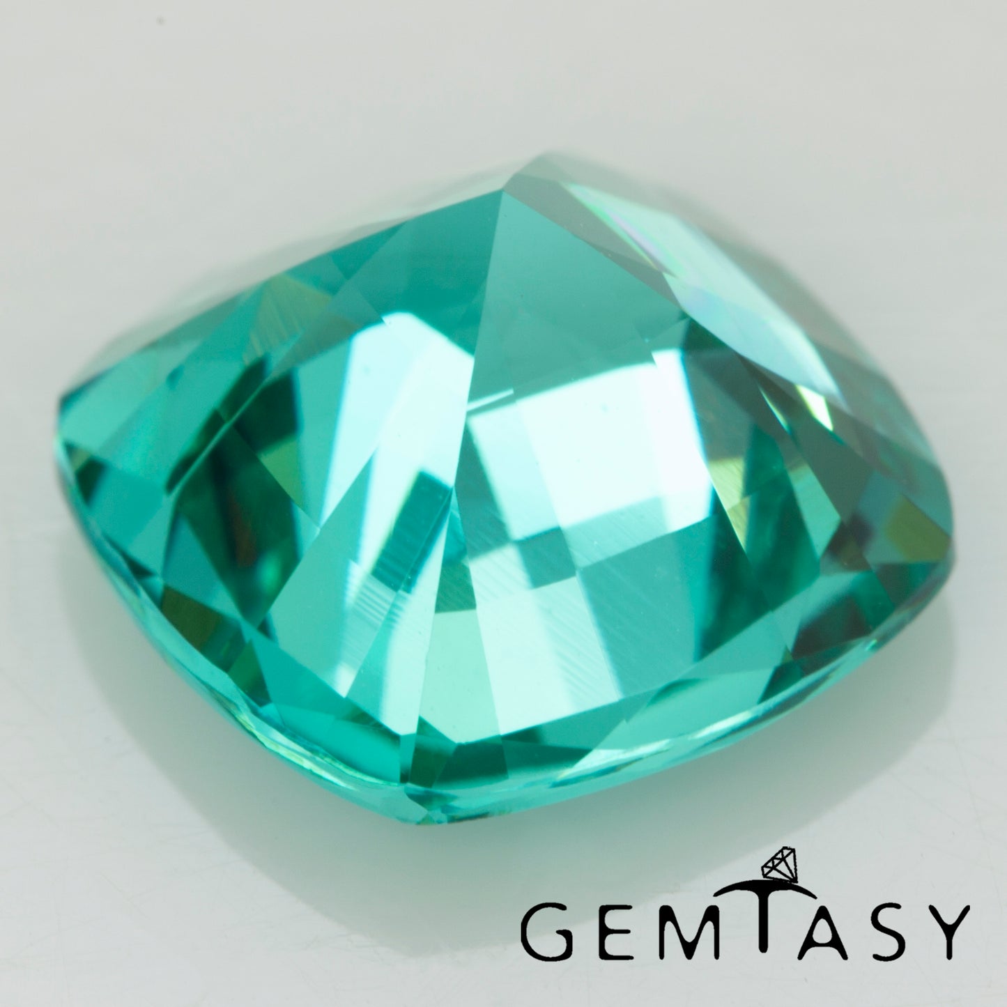 Piedra tallada - Paraíba YAG Czochralski (Extraído) cultivado en laboratorio, facetado Cojín 10x10mm 6,00-7,12 ct