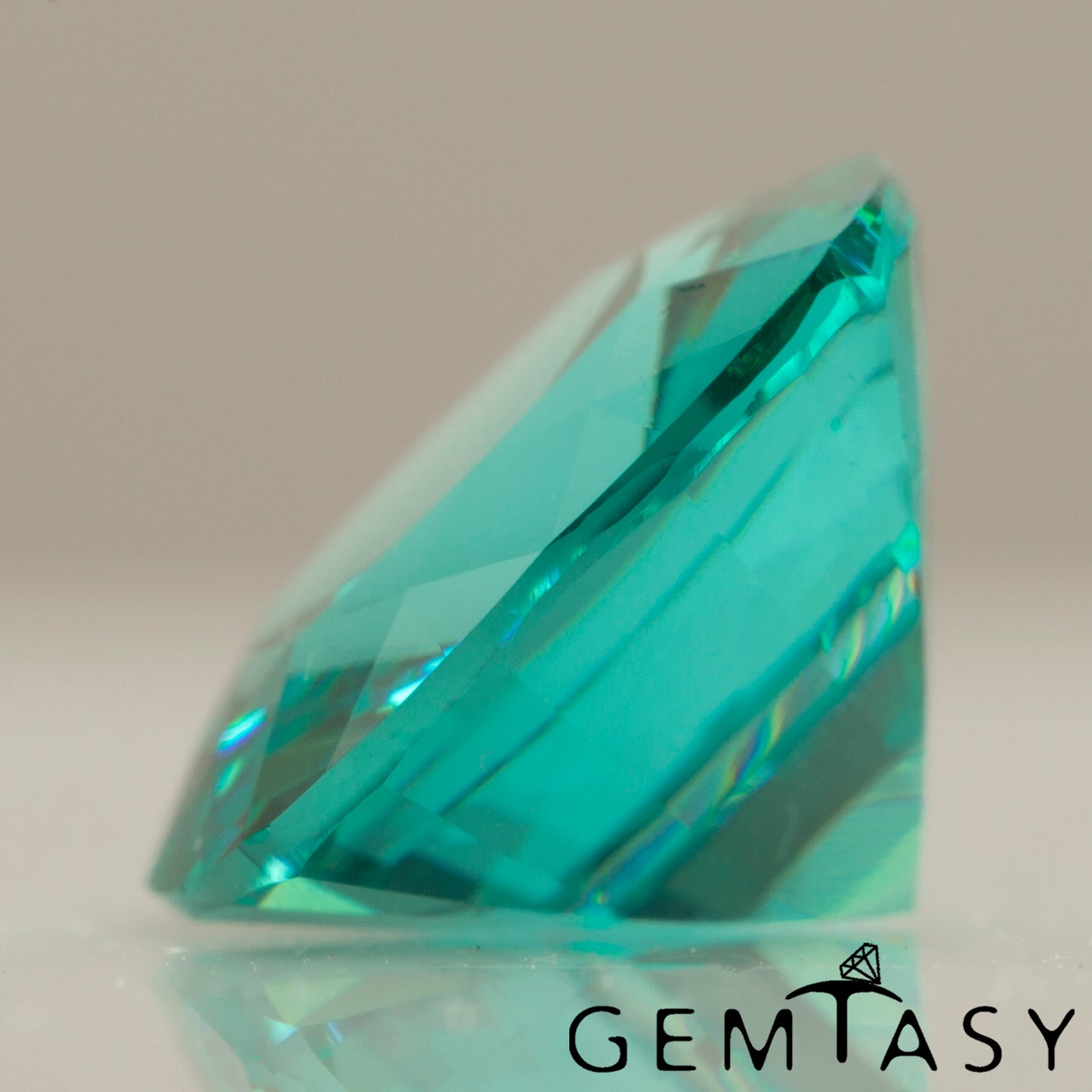 Piedra tallada - Paraíba YAG Czochralski (Extraído) cultivado en laboratorio, facetado Cojín 10x10mm 6,00-7,12 ct