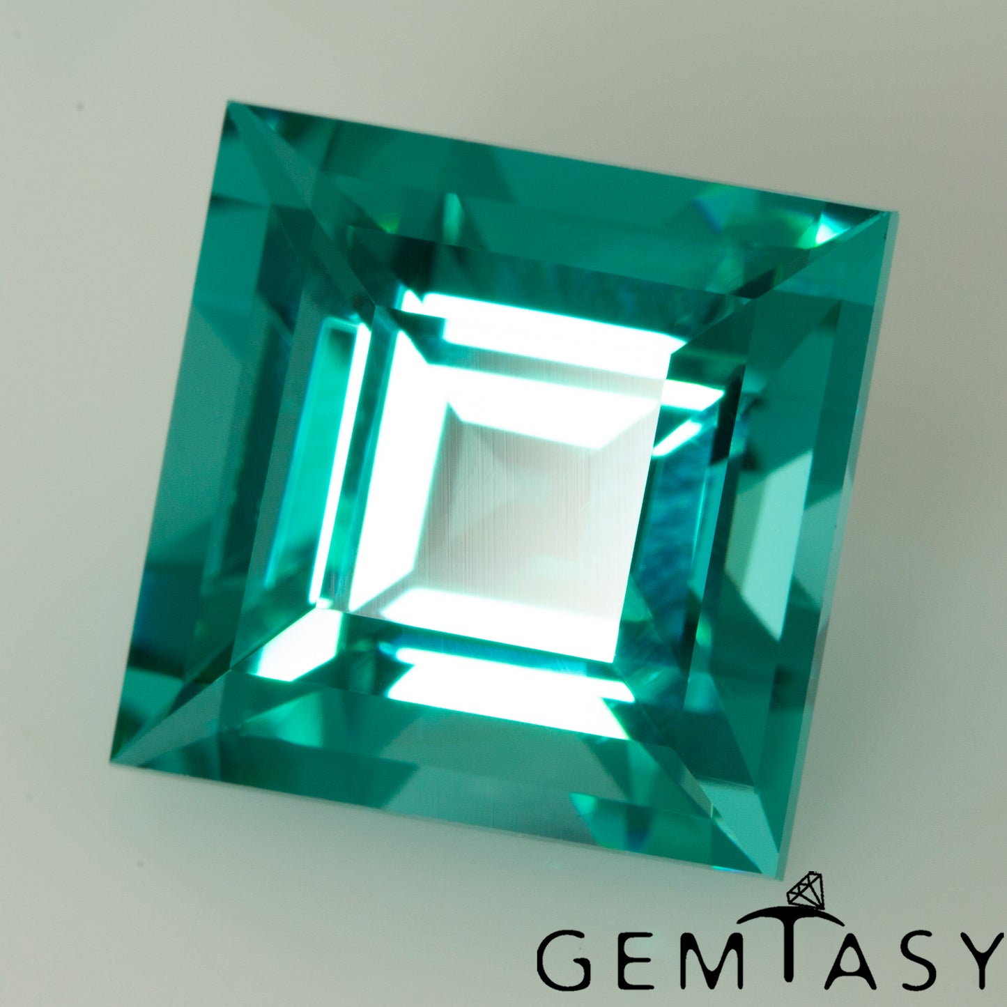 Pierre taillée - Paraiba YAG Czochralski (Tiré) cultivé en laboratoire, facette Carrée 10x10mm 7,41-7,85 ct