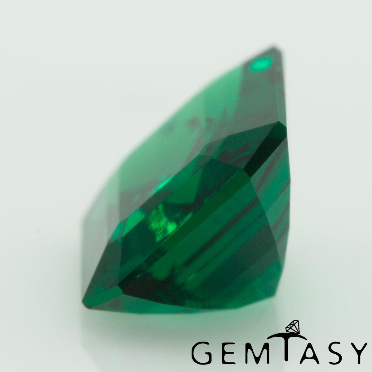 Cut stone - Emerald Zambian hydrothermal lab grown, facet Octagon 9x7mm 1.80-2.30ct