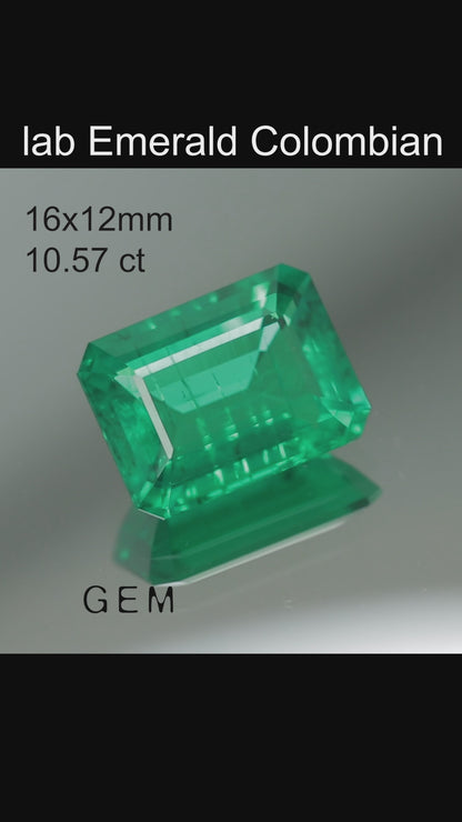 Cut stone - Emerald Colombian hydrothermal lab grown, facet Octagon 16x12mm 10.57ct