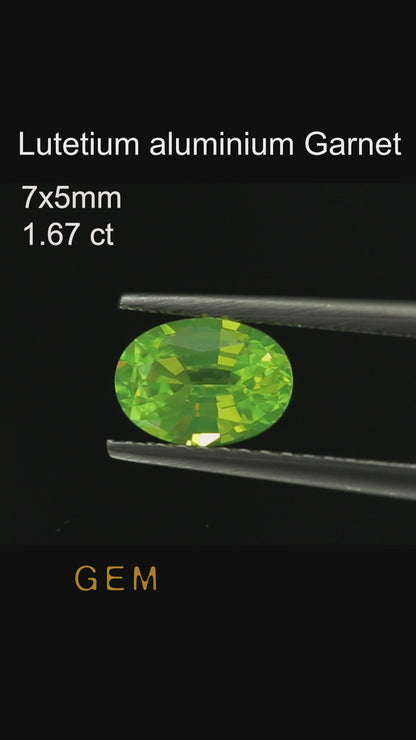 Cut stone - LuAG Yellow neon Czochralski (Pulled) lab grown, facet Oval 7x5mm 1.62-1.84ct