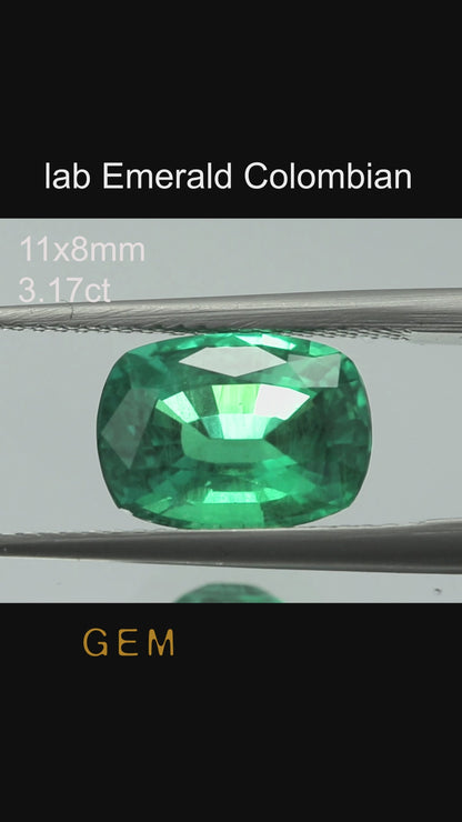 Cut stone - Emerald Colombian hydrothermal lab grown, facet Cushion 11x8mm 3.17ct