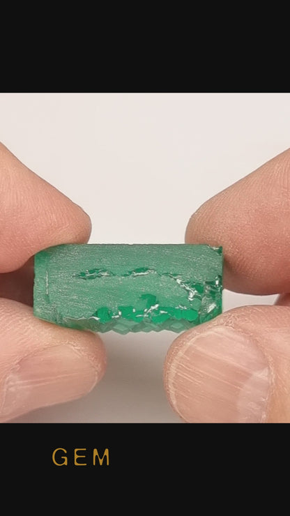 Rough stone for faceting - Emerald Colombian hydrothermal lab grown 29-33ct