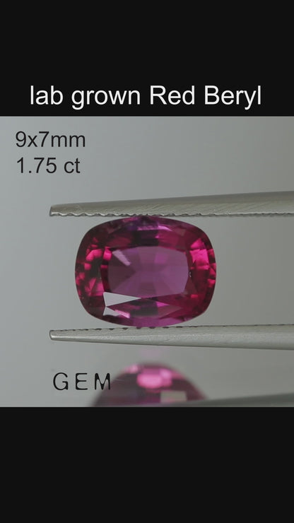 Ограненный камень - Красный Берилл гидротермальный, выращенный в лаборатории, огранка Кушон 9x7 мм 1,75-1,90 карата