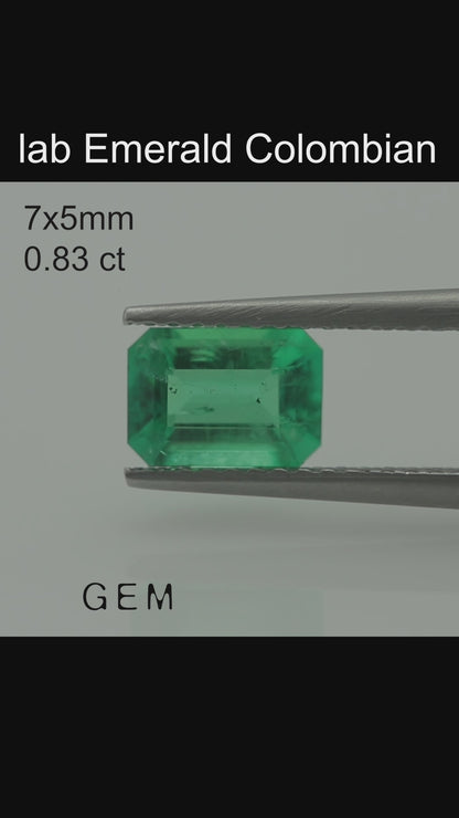 Cut stone - Emerald Colombian hydrothermal lab grown, facet Octagon 7x5mm 0.83ct