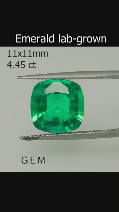 Cut stone - Emerald Colombian hydrothermal lab grown, facet Cushion 11x11mm 4.45ct