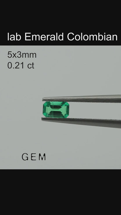 Ограненный камень - Изумруд Колумбийский, выращенный в лаборатории, огранка Октагон 5х3 мм, 0,21 карата