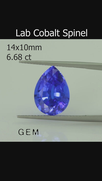 Pierre taillée - Spinelle Bleu Czochralski (Tiré) cultivé en laboratoire, facette Poire 14x10mm 6,68ct